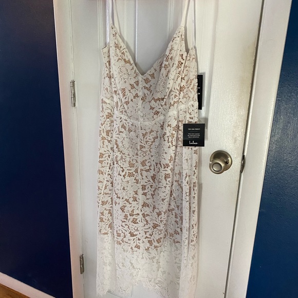 Lulus Dresses & Skirts - Lulus ….white lace with beige lining. Size 1X